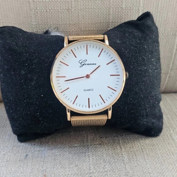 Geneva Ladies Wristwatch Rose gold Tone Mesh Metal Strap Analog Quartz Watch - Picture 4 of 11